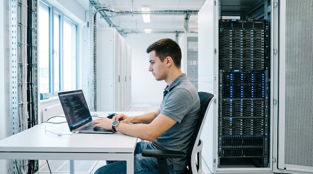 Der Betrieb kümmert sich um die Technik, in die Daten der Firmen sieht er nicht hinein.