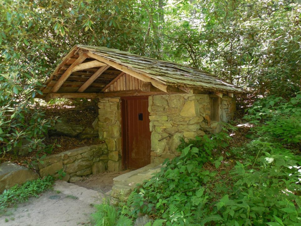 Bestehendes Gartenhaus auf dem Grundstück