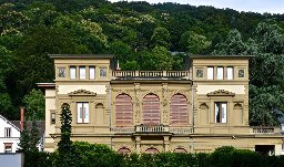 Denkmalgeschütztes Herrenhaus an der Bautzner Straße